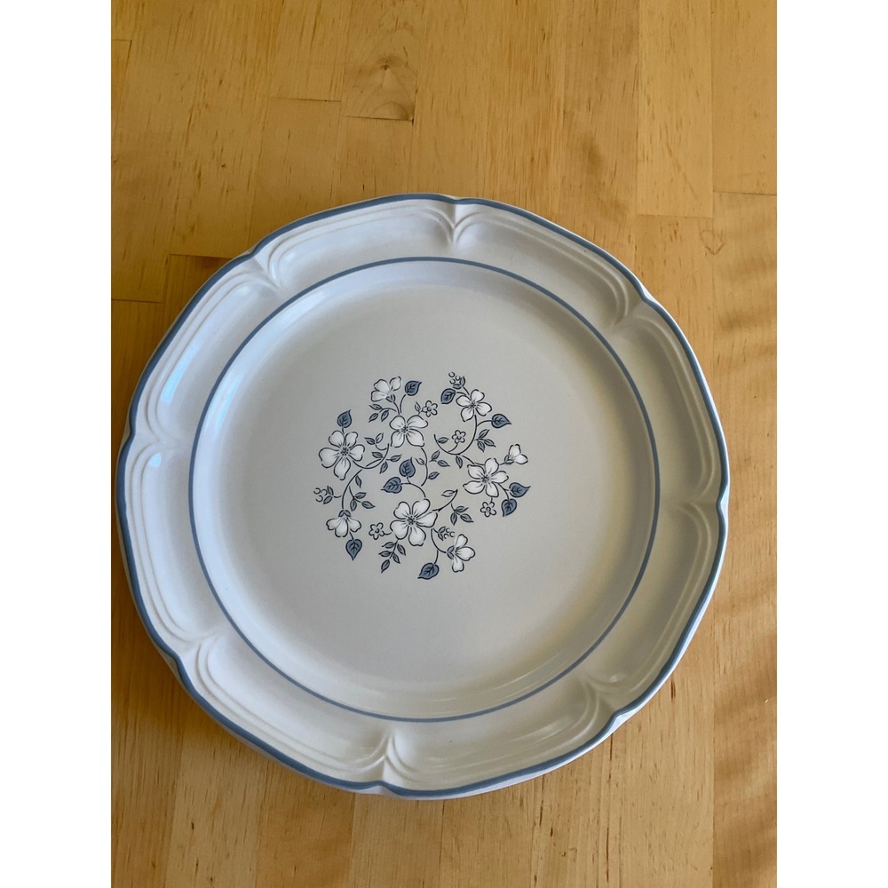 The Covington Edition Avondale Stoneware Dinner Plate Blue Floral Japan 10.5in